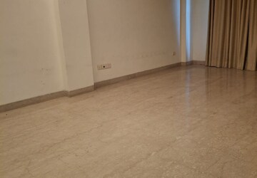Room in 4 BHK Builder Floor at Green Park – for Rent