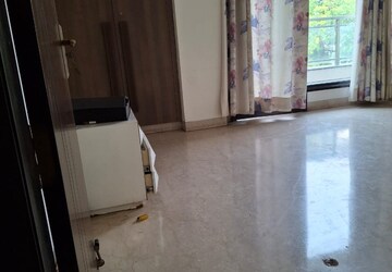Bathroom in 4 BHK Builder Floor at Green Park – for Rent