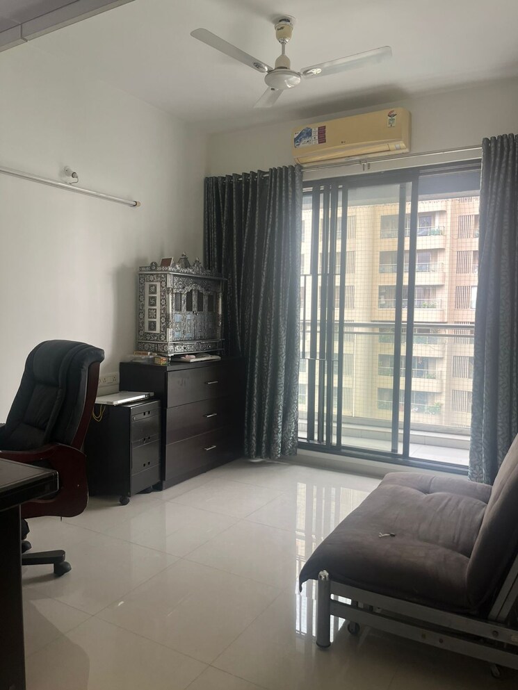 Living Room, rustomjee-oriana 3 Bedroom 1200 Sq.Ft. Apartment In Bandra East Mumbai 9341746
