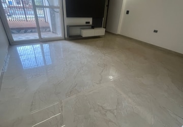 Room in 2 BHK Apartment at Ostwal Tower, Shimpoli – for Rent