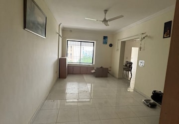 Room in 2 BHK Apartment at Ostwal Tower, Shimpoli – for Rent