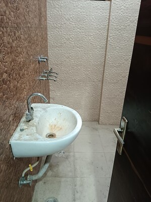 Bathroom in 1 RK Builder Floor at Sector 9 – for Rent