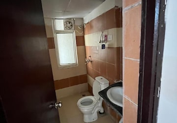Bathroom in 2.5 BHK Independent House at Gomti Nagar – for Rent