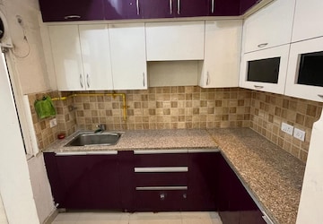 Kitchen in 2.5 BHK Independent House at Gomti Nagar – for Rent