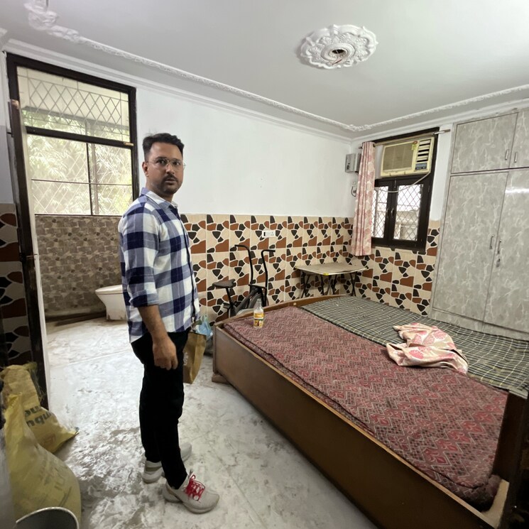 Bedroom, malviya nagar 2.5 Bedroom 900 Sq.Ft. Builder Floor In Malviya Nagar Delhi 9341755