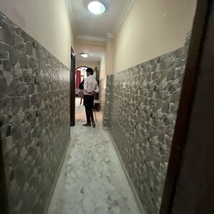 Bathroom in 2.5 BHK Builder Floor at Malviya Nagar – for Rent