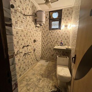 Bathroom in 2.5 BHK Builder Floor at Malviya Nagar – for Rent