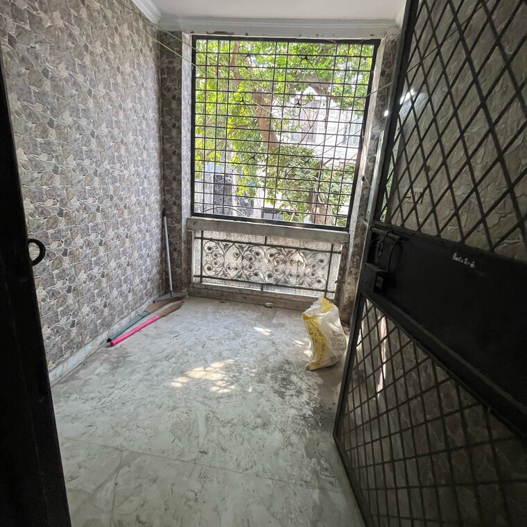 Balcony, malviya nagar 2.5 Bedroom 900 Sq.Ft. Builder Floor In Malviya Nagar Delhi 9341755