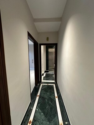 Building Lobby in 4 BHK Builder Floor at Veera Safdarjung Enclave, Safdarjung Enclave – for Rent