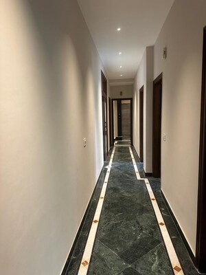 Building Lobby in 4 BHK Builder Floor at Veera Safdarjung Enclave, Safdarjung Enclave – for Rent