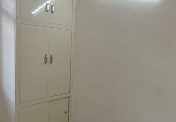 Room in 1 BHK Builder Floor at Mayur Vihar Phase 1 – for Rent