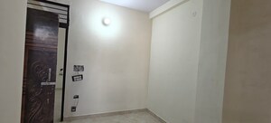 Room in 1 BHK Builder Floor at Mayur Vihar Phase 1 – for Rent