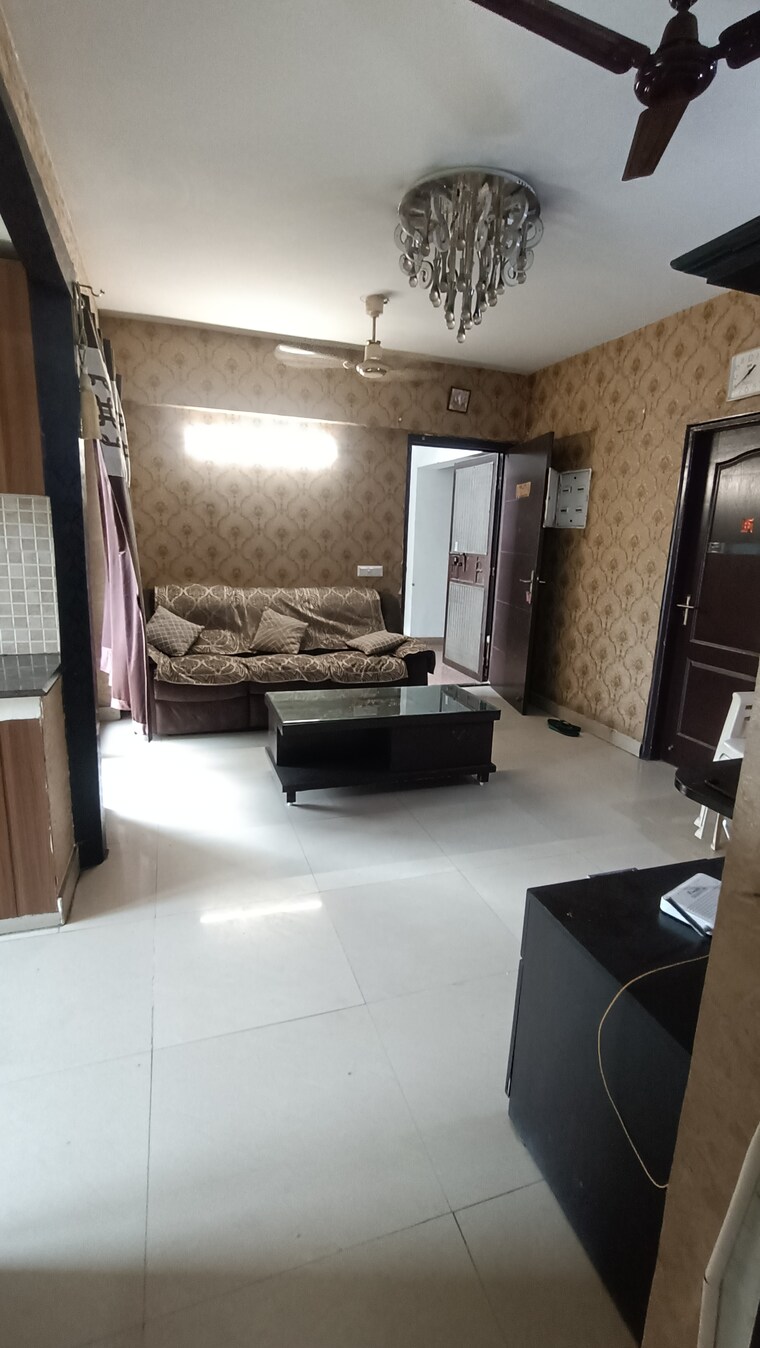 Living Room, sethi-max-royal 2 Bedroom 1125 Sq.Ft. Apartment In Sector 76 Noida 9341799