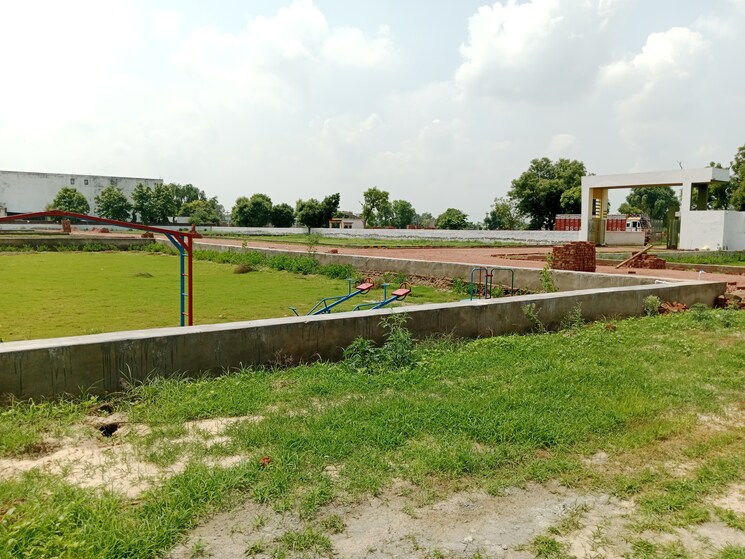 Garden, dhanauli  100 Sq.Yd. Plot In Dhanauli Agra 9341829