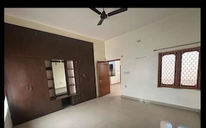 Room in 2 BHK Independent House at Indira Nagar – for Rent