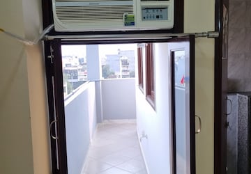 2 BHK Apartment at Everest Apartments RWA, Kalkaji – for Sale