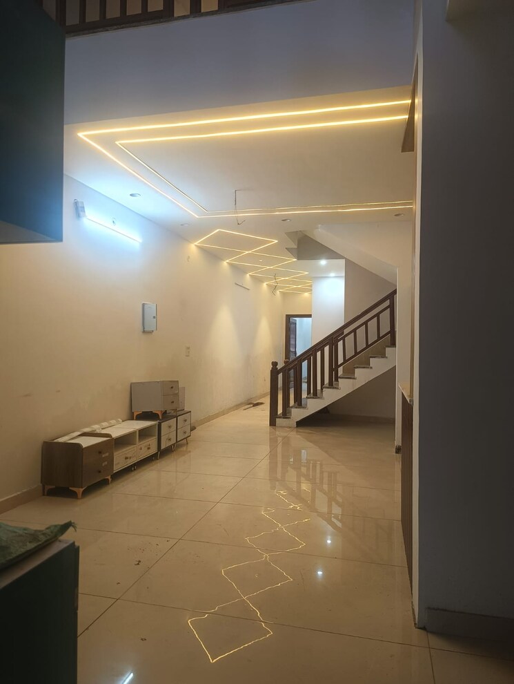 Room, sahastradhara 5 Bedroom 275 Sq.Yd. Villa In Sahastradhara Dehradun 9341848