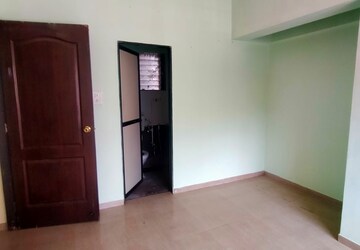 Room in 2 BHK Apartment at Shree Siddhivinayak, Owale – for Rent