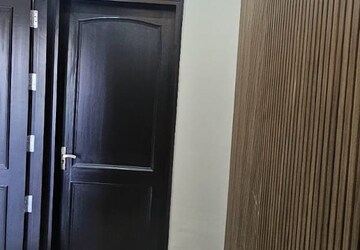 Building Lobby in 3 BHK Builder Floor at Ansal Sushant Apartments, Sushant Lok I – for Rent