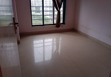 Room in 2 BHK Apartment at Kavya Hill View CHS, Anand Nagar – for Rent