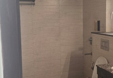 Bathroom in 3.5 BHK Apartment at BPTP Discovery Park, Sector 80 – for Rent