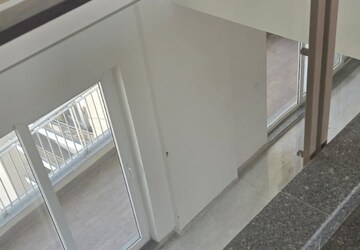 Furnished Amenities in 3.5 BHK Apartment at BPTP Discovery Park, Sector 80 – for Rent