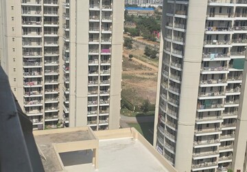3.5 BHK Apartment – Exterior View View at BPTP Discovery Park, Sector 80 - for Rent