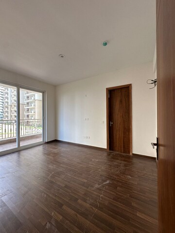 Room in 3 BHK Apartment at Sector 82 A – for Rent