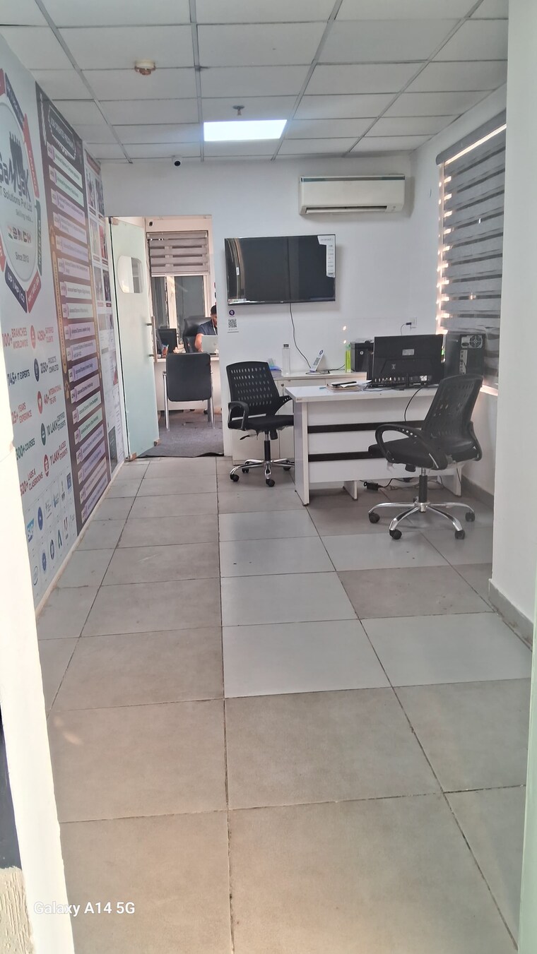 Team Area, motia-citi-royal-business-park Commercial Office Space 960 Sq.Ft. In Ambala Highway Zirakpur 9342057