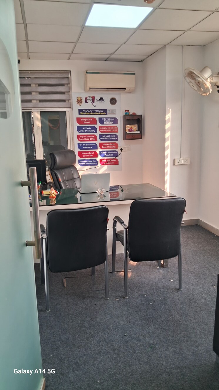 Team Area, motia-citi-royal-business-park Commercial Office Space 960 Sq.Ft. In Ambala Highway Zirakpur 9342057