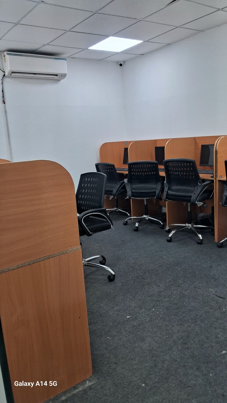 Team Area, motia-citi-royal-business-park Commercial Office Space 960 Sq.Ft. In Ambala Highway Zirakpur 9342057