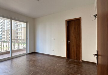 Room in 3 BHK Apartment at Sector 82 A – for Rent