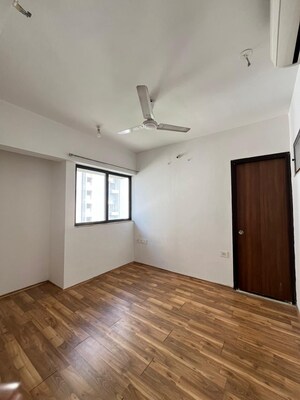 Room in 2 BHK Apartment at Lodha Palava City Lakeshore Greens, Dombivli East – for Rent