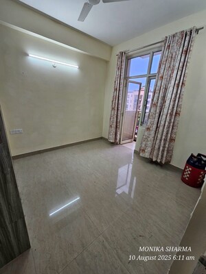 Room in 2 BHK Apartment at Shree Vardhman Mantra, Sector 67 – for Rent