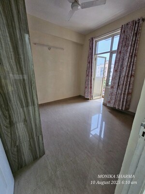 Room in 2 BHK Apartment at Shree Vardhman Mantra, Sector 67 – for Rent