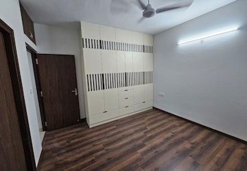 Room in 3 BHK Apartment at Hero Homes Gurgaon, Sector 104 – for Rent