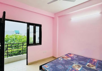 Bedroom in 1 BHK Builder Floor at Saket – for Rent