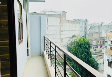 Balcony in 1 BHK Builder Floor at Saket – for Rent