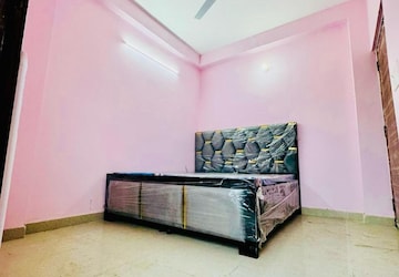 Room in 1 BHK Builder Floor at Saket – for Rent