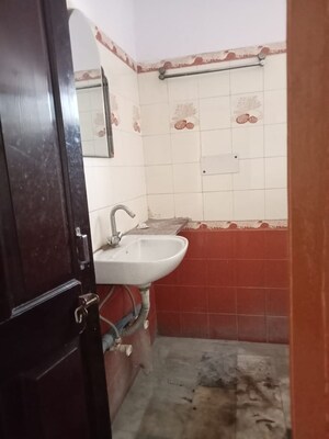 Bathroom in 1 RK Independent House at Sector 15 – for Rent