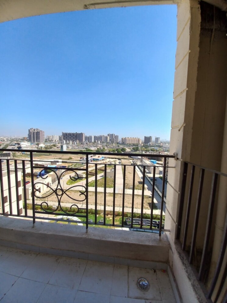 Balcony, signature-the-millennia-2 2 Bedroom 700 Sq.Ft. Apartment In Sector 37d Gurgaon 9342158