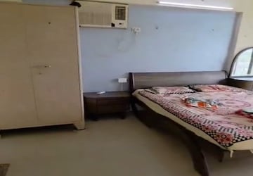Bedroom in 3 BHK Apartment at Chhaya Society, Chembur – for Rent