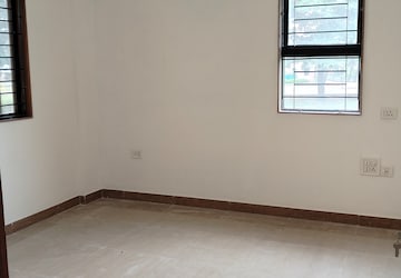 Room in 2 BHK Apartment at Magarpatta Jasminium, Hadapsar – for Rent