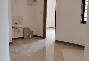 Room in 2 BHK Apartment at Magarpatta Jasminium, Hadapsar – for Rent