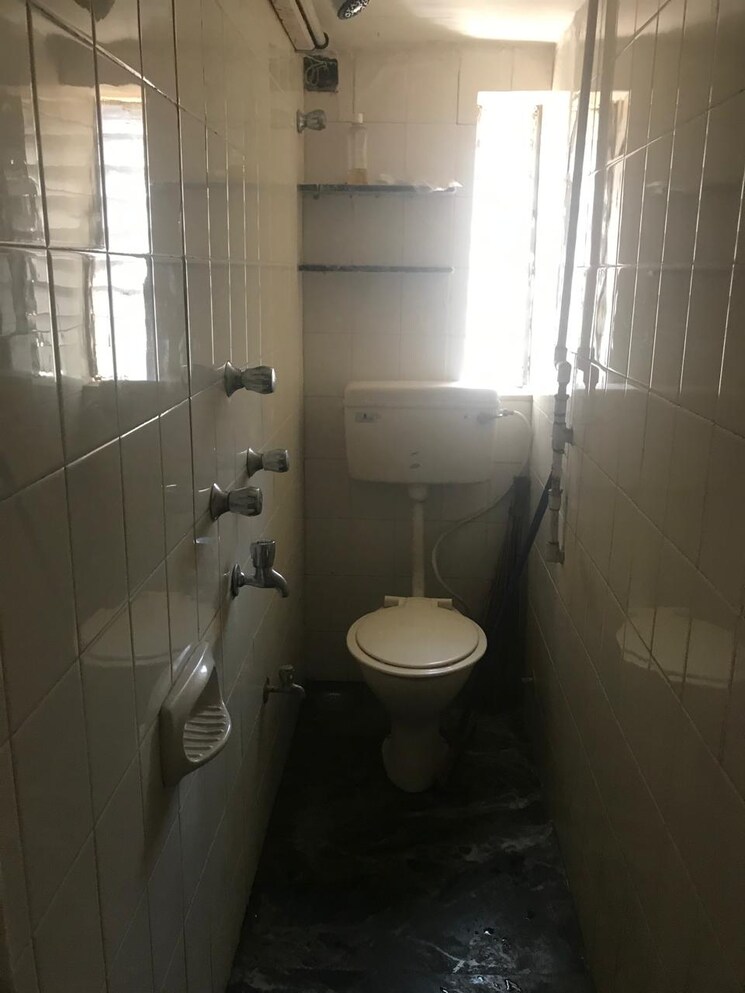 Bathroom, poornima-apartments 1 Bedroom 550 Sq.Ft. Apartment In Colaba Mumbai 9342211