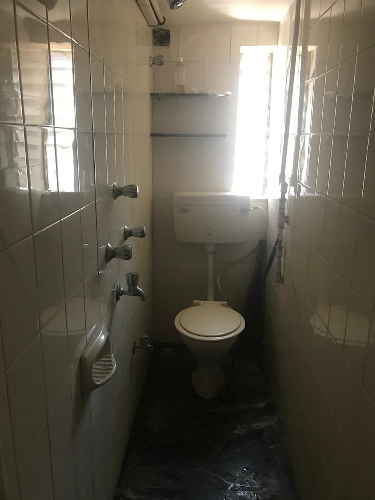 Bathroom, poornima-apartments 1 Bedroom 550 Sq.Ft. Apartment In Colaba Mumbai 9342211