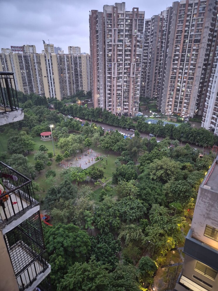 Exterior View, amrapali-zodiac 2 Bedroom 950 Sq.Ft. Apartment In Sector 120 Noida 9342246