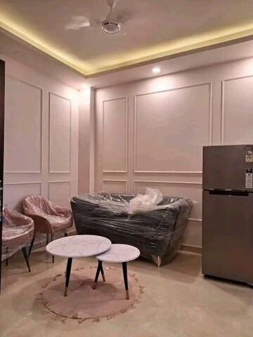 Living Room in 1 BHK Builder Floor at Palm Residency Chhatarpur, Chattarpur – for Rent