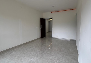 Room in 2 BHK Apartment at LnT Veridian, Powai – for Rent