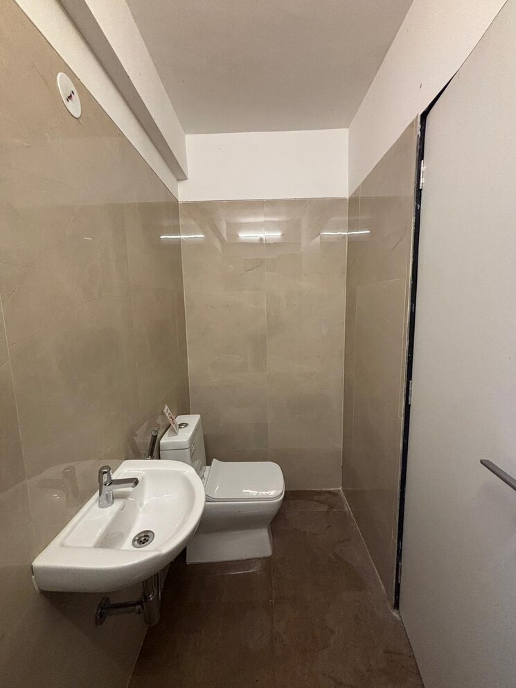 Bathroom, lnt-veridian 2 Bedroom 650 Sq.Ft. Apartment In Powai Mumbai 9342242